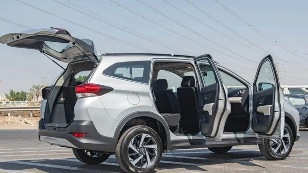 TOYOTA RUSH, BRAND NEW--2