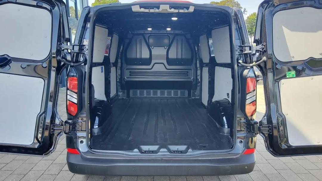 FORD TRANSIT CUSTOM, BRAND NEW--2