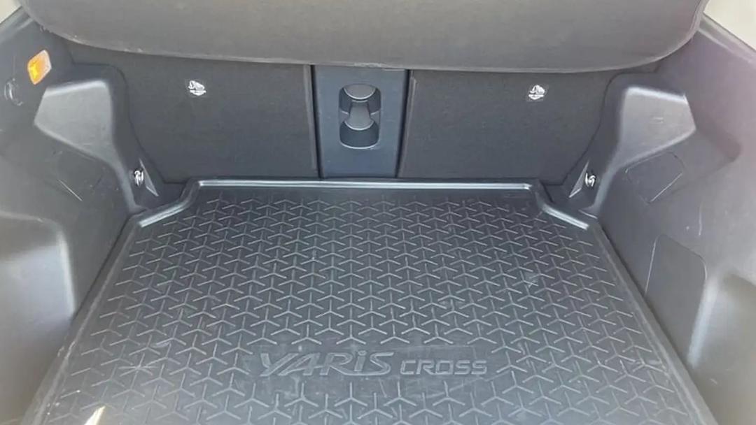 TOYOTA YARIS CROSS, 2021--4