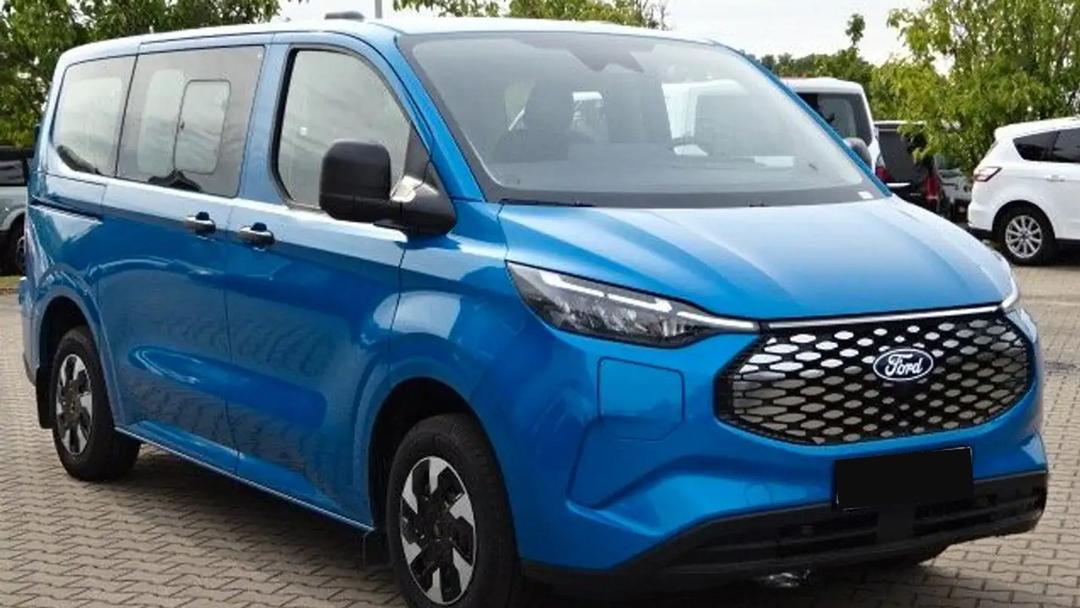 FORD TRANSIT CUSTOM, BRAND NEW--4