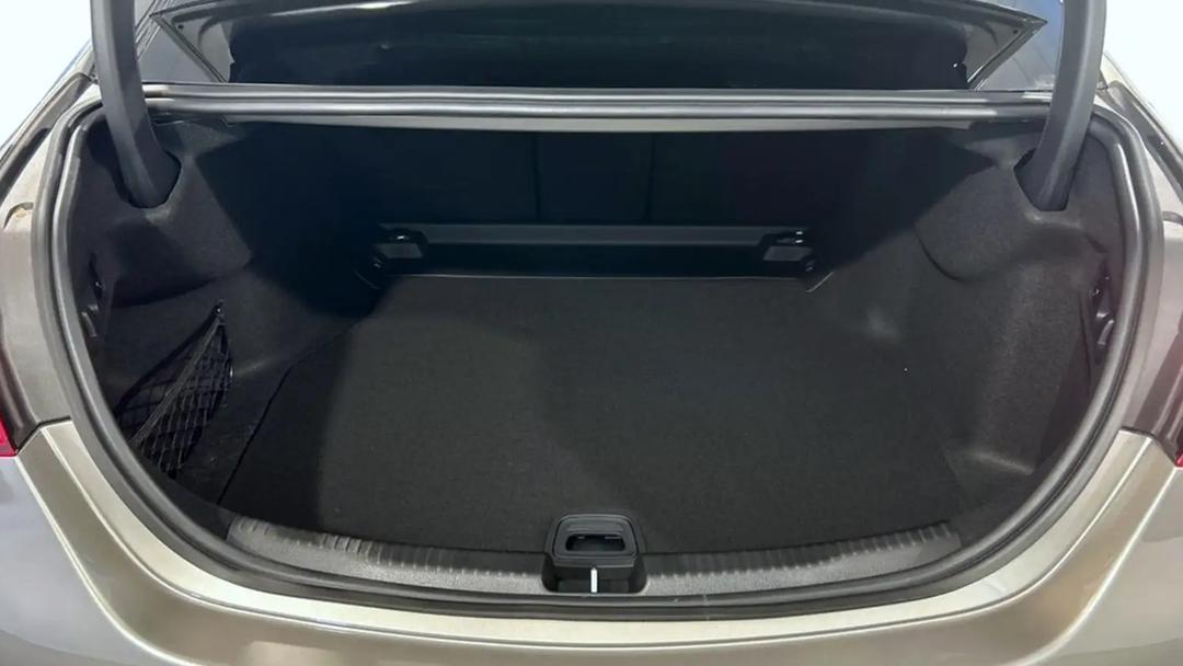 MERCEDES BENZ C220, BRAND NEW--2