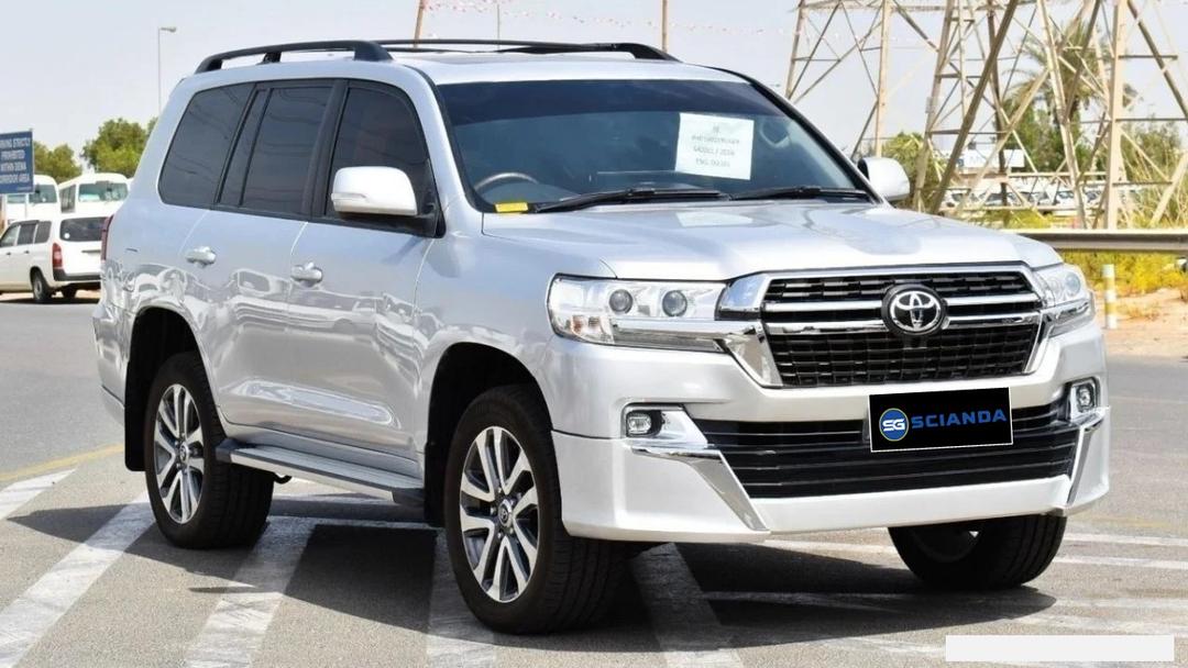 Toyota Land cruiser V8--5
