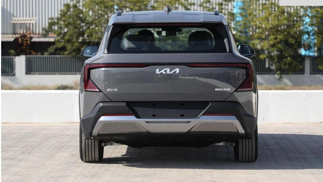 KIA EV5 LAND 720, BRAND NEW--2