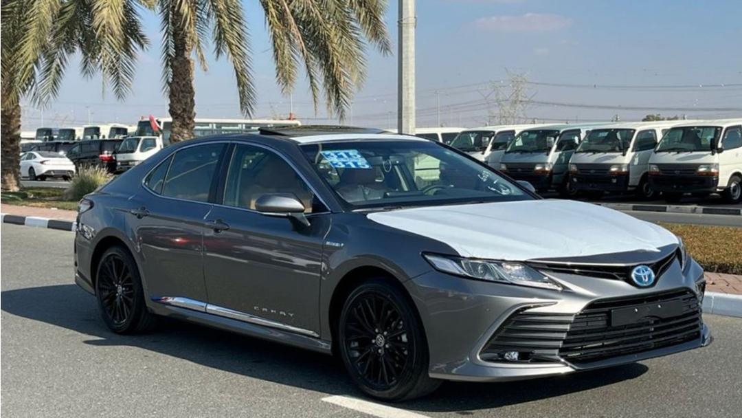 TOYOTA CAMRY--1