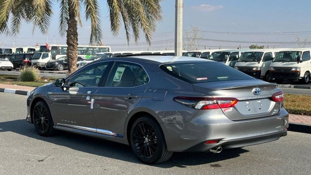 TOYOTA CAMRY--2