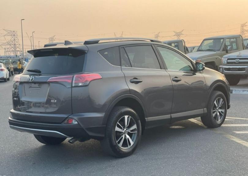 TOYOTA RAV 4 2018--0
