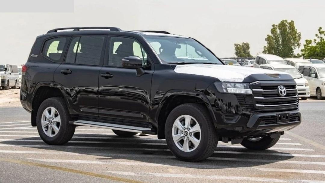 TOYOTA LAND CRUISER GXR, BRAAND NEW--10