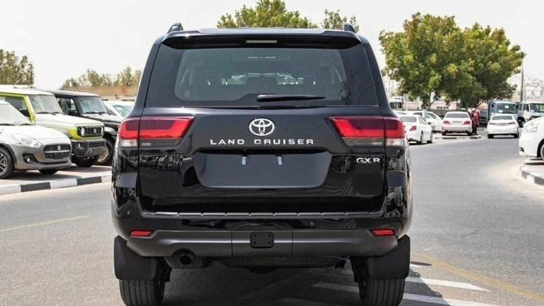 TOYOTA LAND CRUISER GXR, BRAAND NEW--4