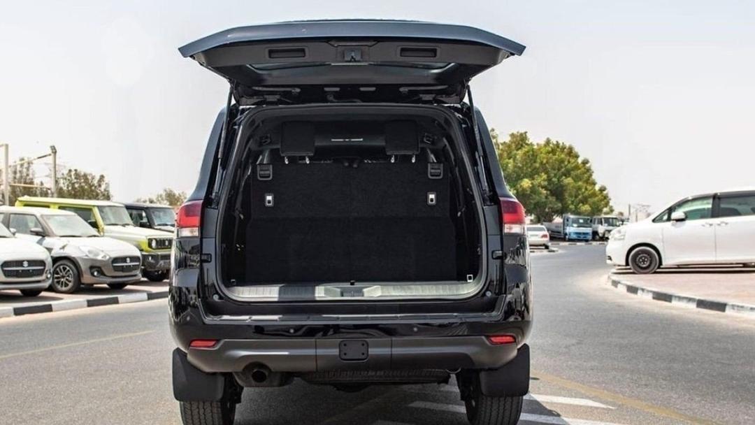 TOYOTA LAND CRUISER GXR, BRAAND NEW--5