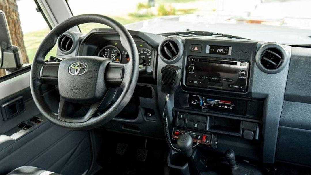 TOYOTA LAND CRUISER HARDTOP LC78 AMBULANCE, BRAND NEW--6