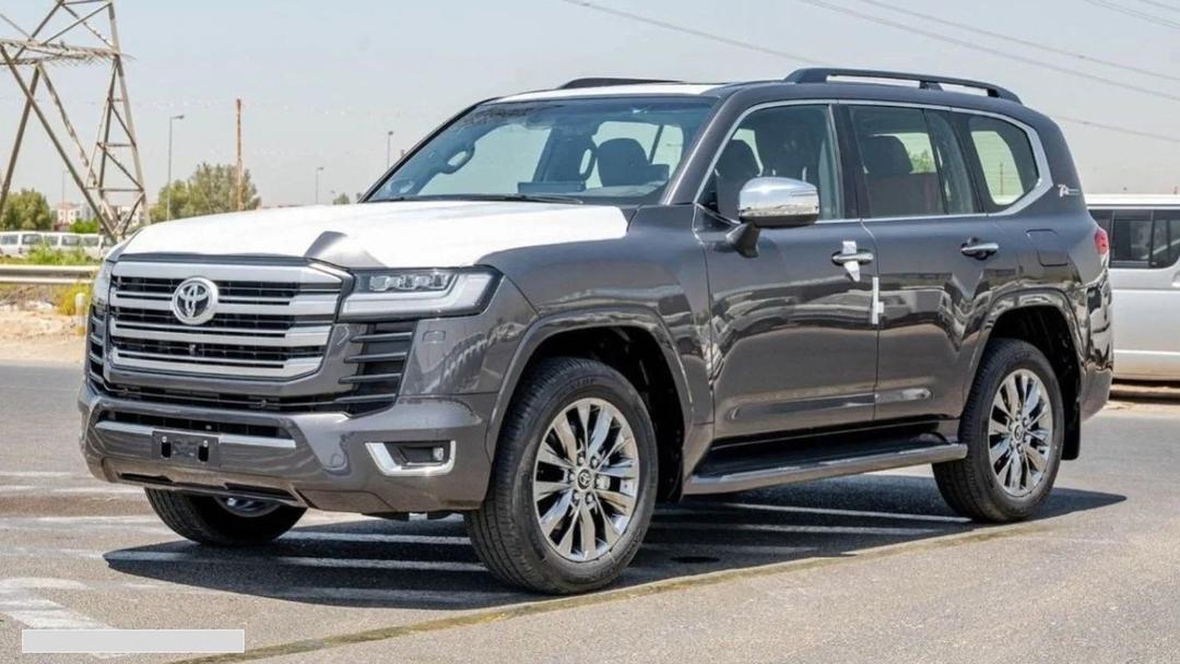 TOYOTA LAND CRUISER VXR LC 300, BRAND NEW--10