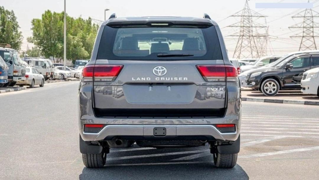 TOYOTA LAND CRUISER VXR LC 300, BRAND NEW--5